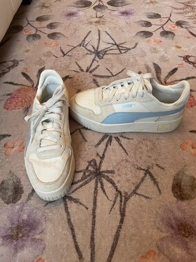 Puma Cream and Light Blue Low-Top Sneakers